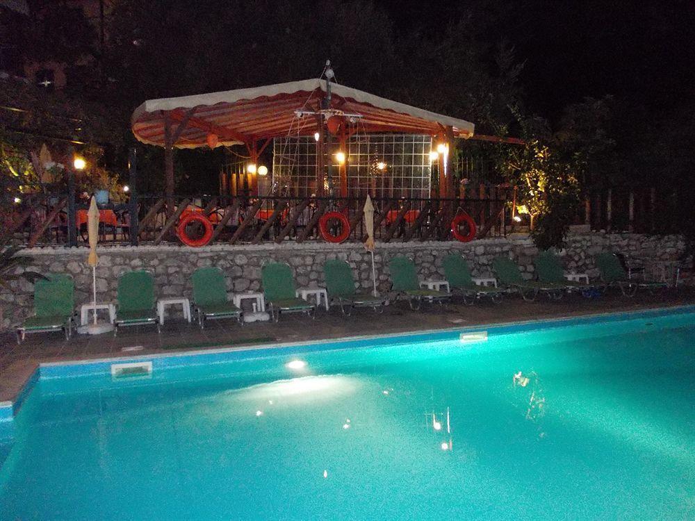 Aparthotel Argo Pool & Bar Benitses  Exteriér fotografie